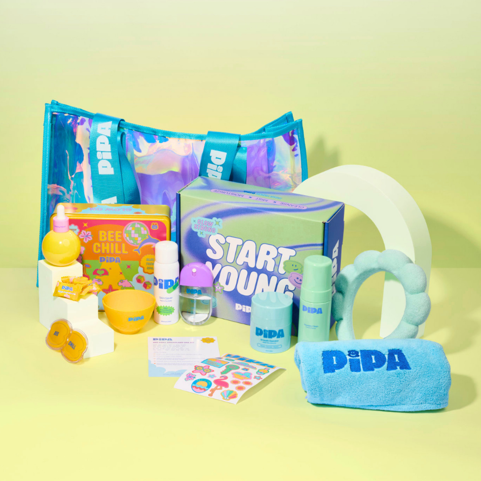 Tween Holiday Gift De Todo Kit with skincare starter set, spa accessories, and hair towel for ages 8-13
